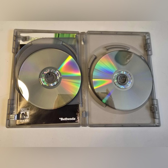 Fallout: New Vegas - Ultimate Edition (Xbox 360, 2012) - Picture 2 of 4